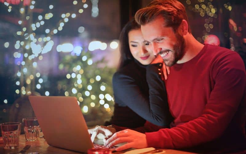 Couple booking a hotel late night