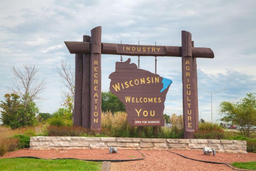 Wisconsin welcomes you sign