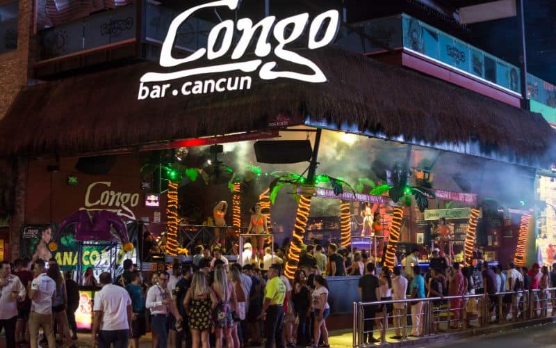 Spring break at Coco Bar in Cancun