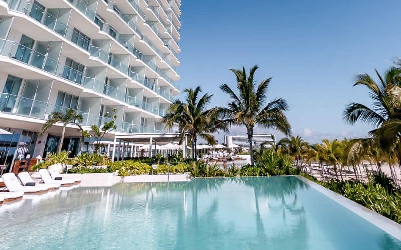 SLS Cancun Hotel and Residences