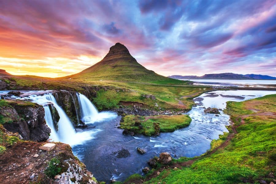 kirkjufell mountain landscape iceland