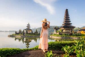 Young woman at the Pura Ulun Danu Bratan Bali