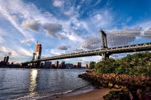 The Manhattan Bridge seen from the Pebble Beach in Brooklyn Bridge Park