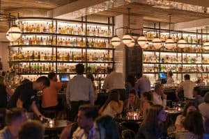 busy restaurant in new york sp